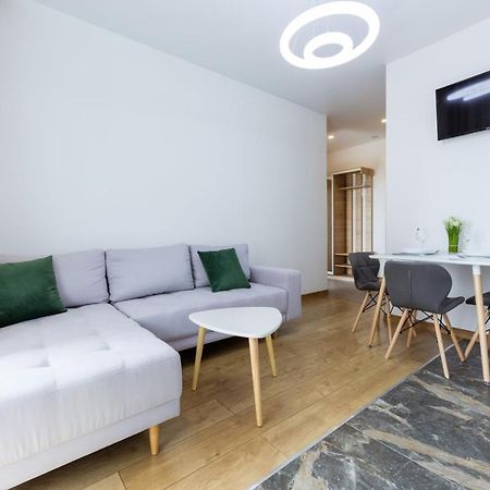 Nyvky Like Home - Nyvky Park - Apt 45 Kiev Exteriör bild
